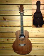 La Rose Bt 01 Travel Guitar mahogany top