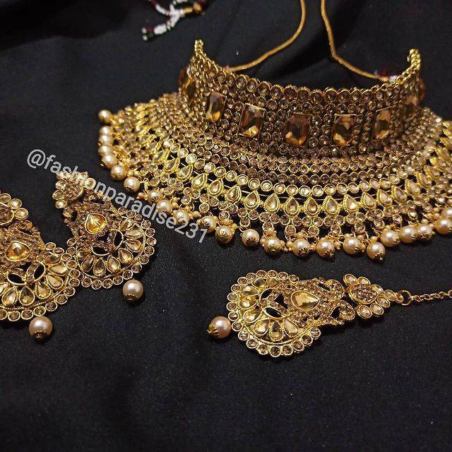 Golden Earring, Bindi And Necklace Set For Women
