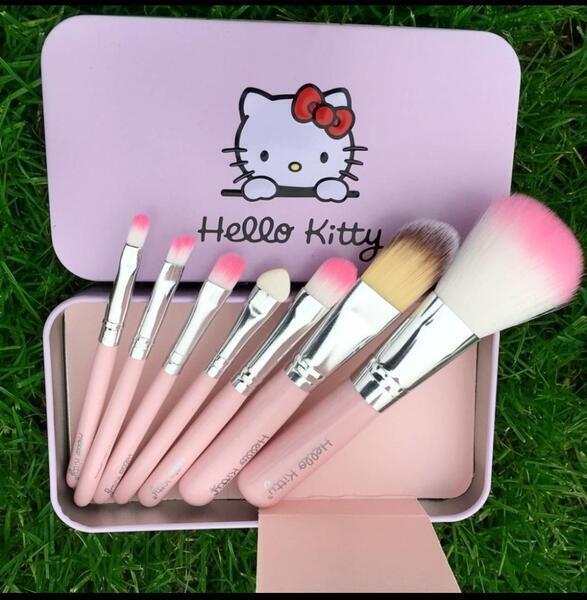 Hello Kitty Makeup Brush Set