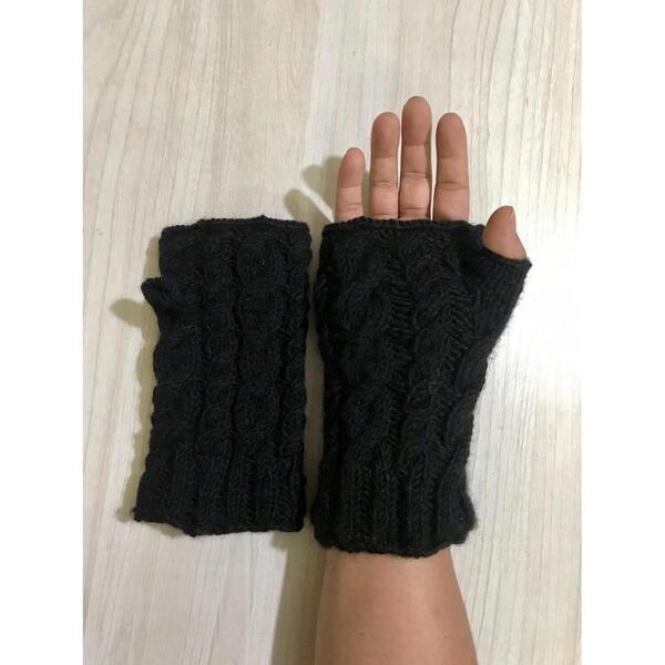 Cable Knit Gloves - Hand Wrmers
