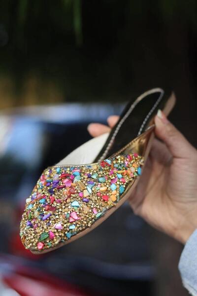 Crystal Coated Rajistani Punjabi Kolapuri Jutti For Women (ASU) (GOLD)