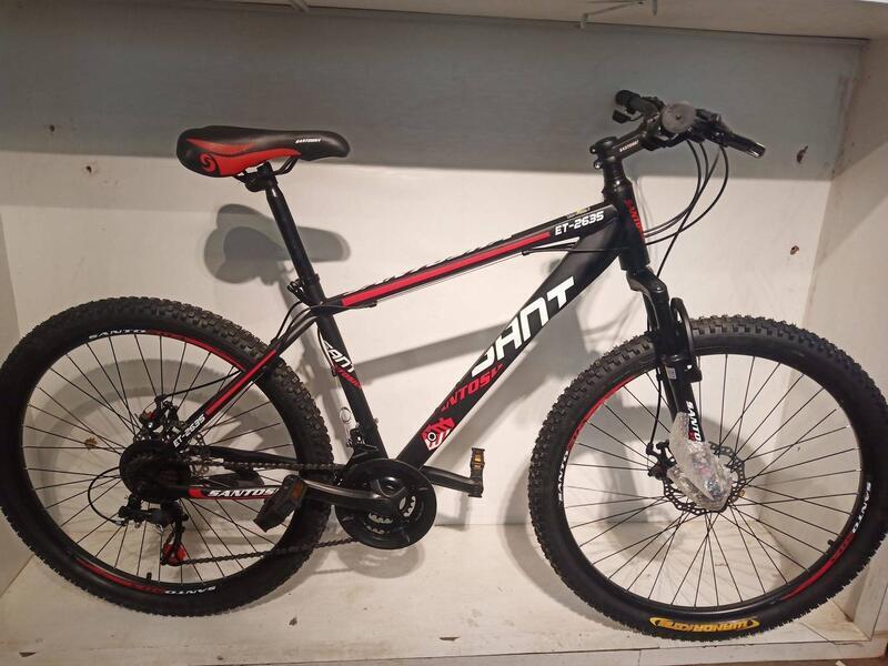 Mountain Bike/ Bicycle 21 Gears & Disc Brakes And Front Suspension