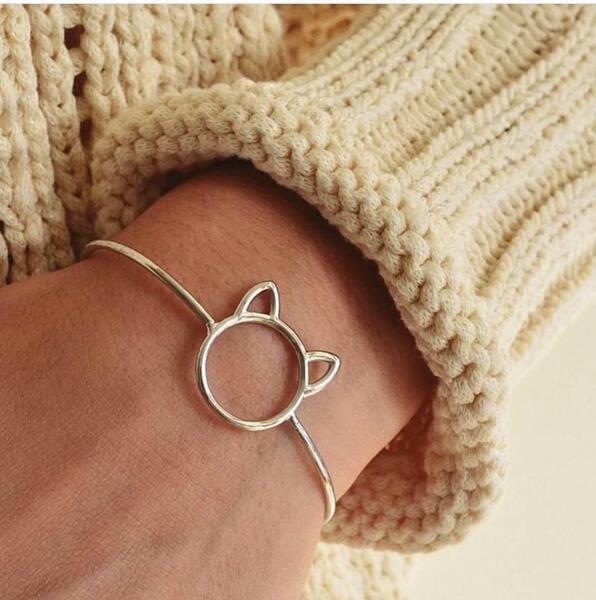 Silver Cat Design Bangle