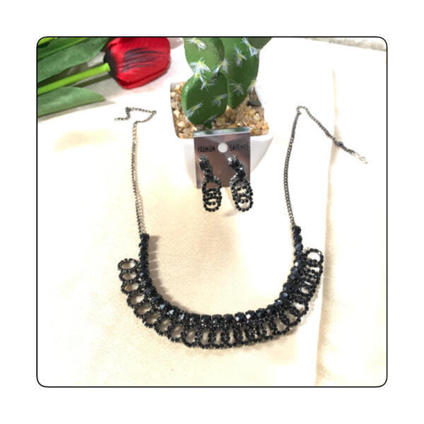Beautiful Black Crystal Chocker Set For Women