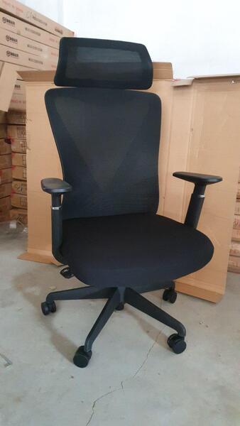 Net Chair With Head