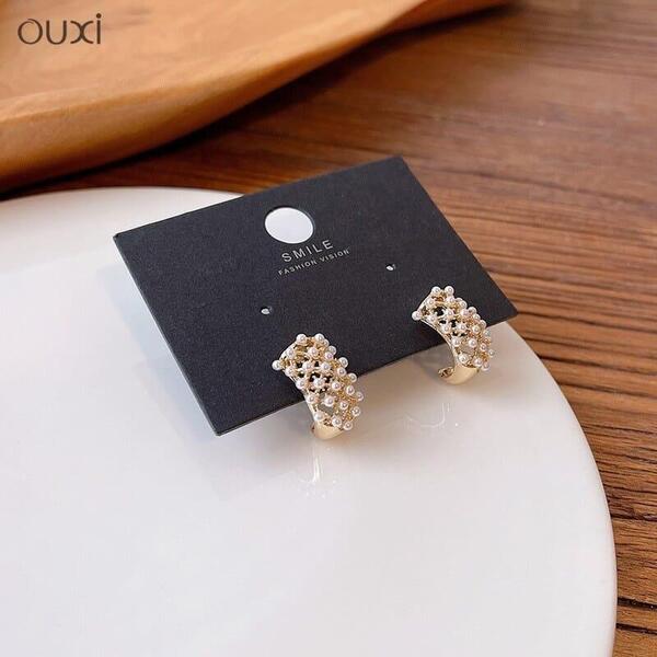 OUXI Curved Pearl Earrings For Women E202