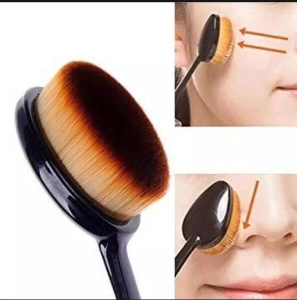 Oval Foundation Brush