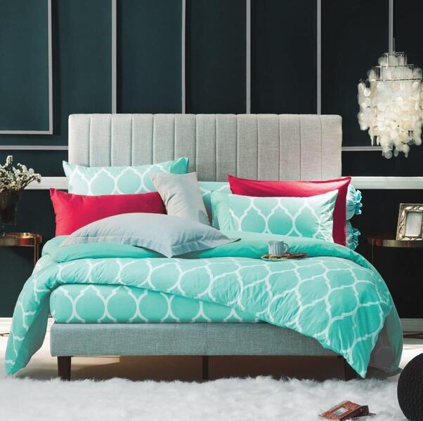 Lotus Melbourne King Size Fitted Bedsheet Set- Mint Green & White Quatrefoil