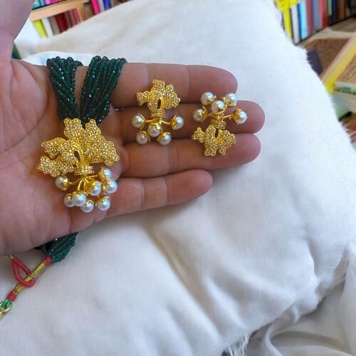 Unique Style Gold Plated Hydro Crystal Potey